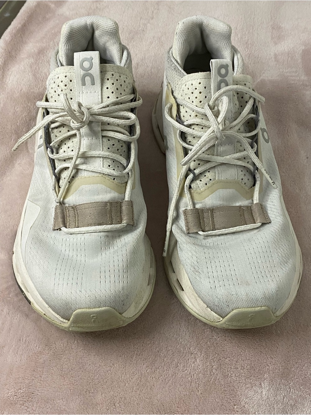 Women's On Cloudnova 2,  Swiss Engineering shoes size 8
